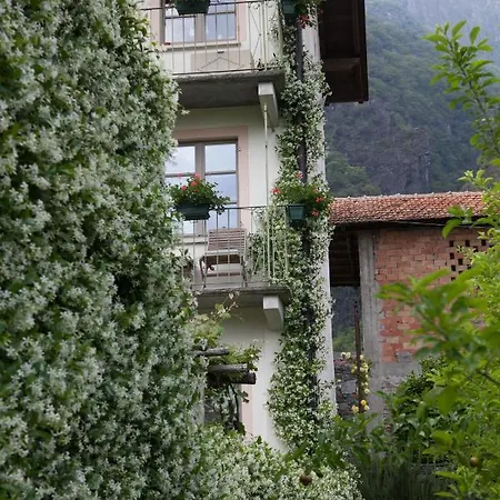 I Corni Di Nibbio Alojamento de Acomodação e Pequeno-almoço 3*