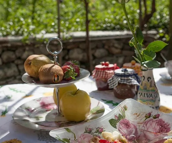 I Corni Di Nibbio فندق مبيت وإفطار ميرجوزو